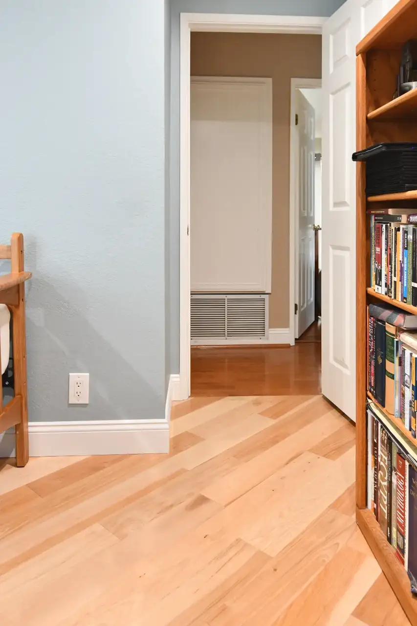 Garrison Garrison II Smooth Natural – Smooth Hickory Engineered Hardwood, installed in a room