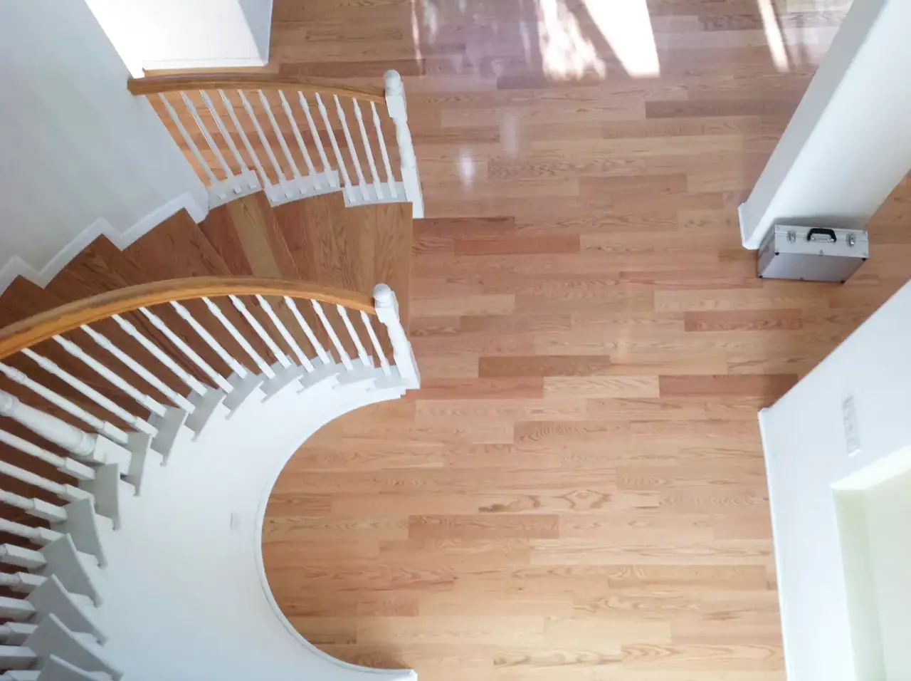 Garrison Crystal Valley Red Oak Natural – Engineered Hardwood, installed in a room