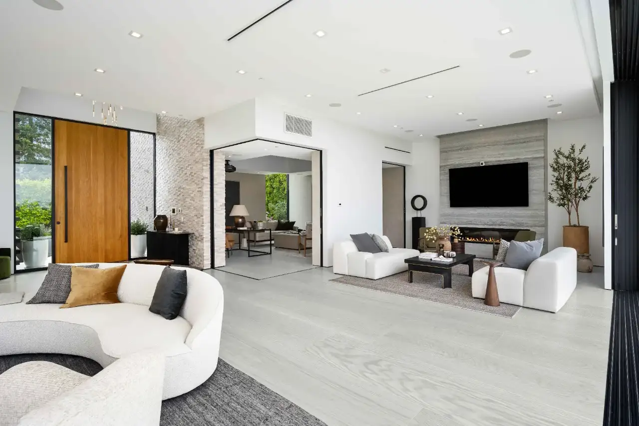 Garrison Gold Label Silk American Oak Engineered Hardwood, installed in a room