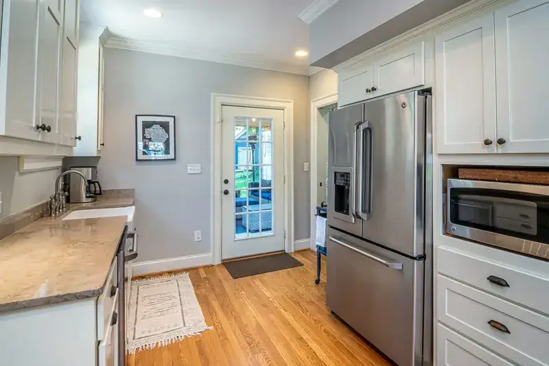 Garrison Crystal Valley White Oak Prairie Wheat – 5” Engineered Hardwood, installed in a room
