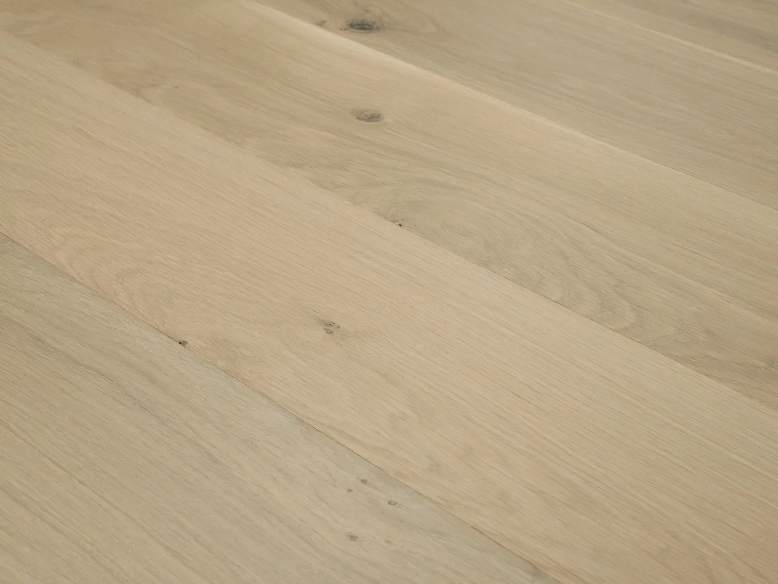 Monarch Plank Dover Bradfield European Oak Engineered Hardwood, room view