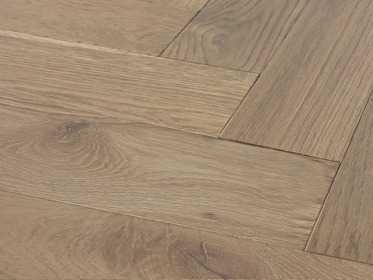 Monarch Plank Lago Ampola Herringbone European Oak Engineered Hardwood, room view