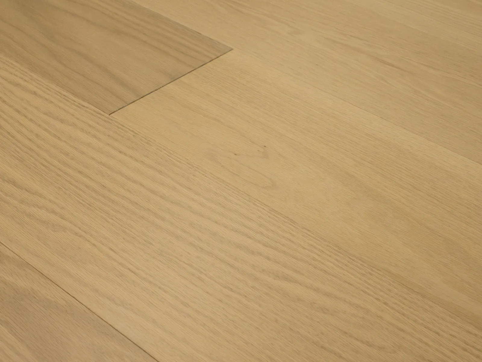 Monarch Plank Premio Bella Red Oak Engineered Hardwood, room view
