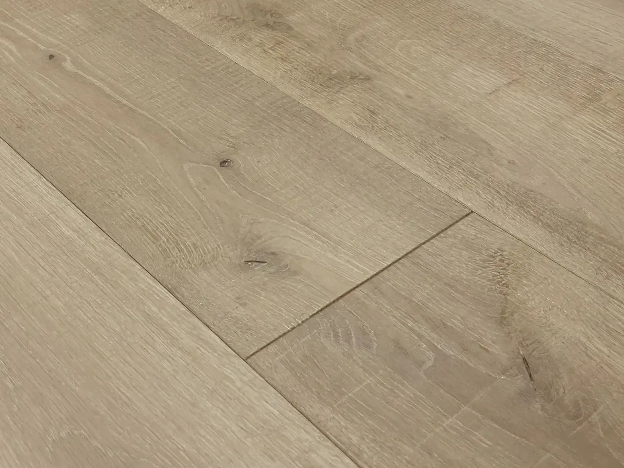 Reward Flooring Mill Creek European Oak Berwick Engineered Hardwood, room view