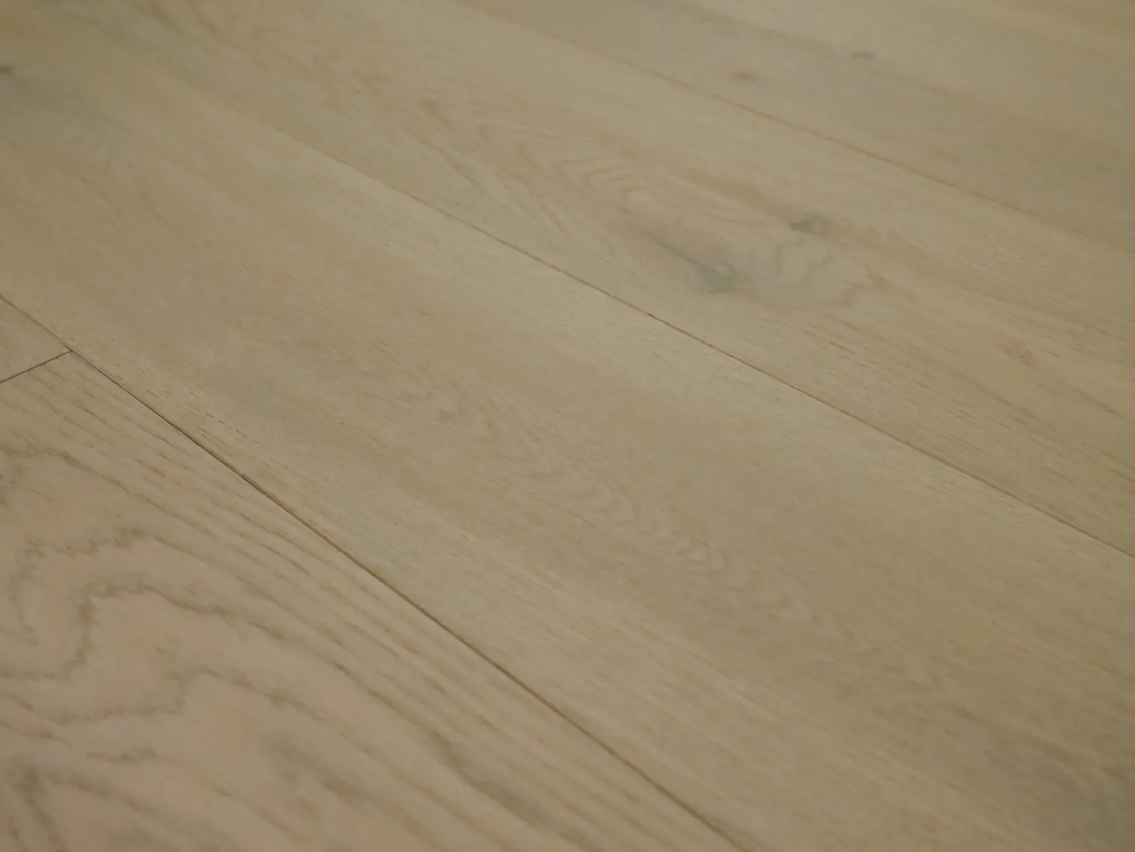Reward Flooring Sylvania White Oak Fayette Engineered Hardwood, room view